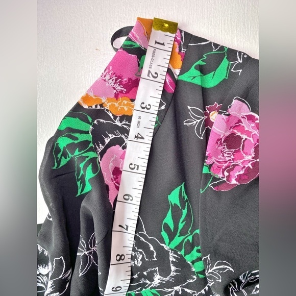 Torrid Floral Cropped Chiffon Blouse NWT - Picture 13 of 16